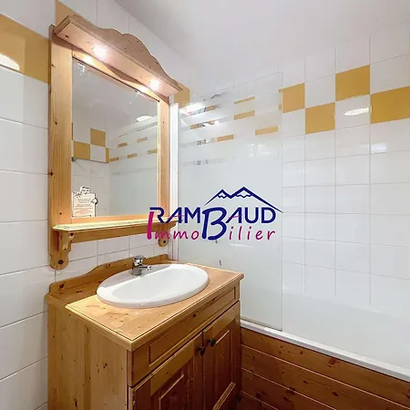 3 Pieces, 6 Couchages - Piscine, Parking Couvert - Fr-1-854-2 Valloire